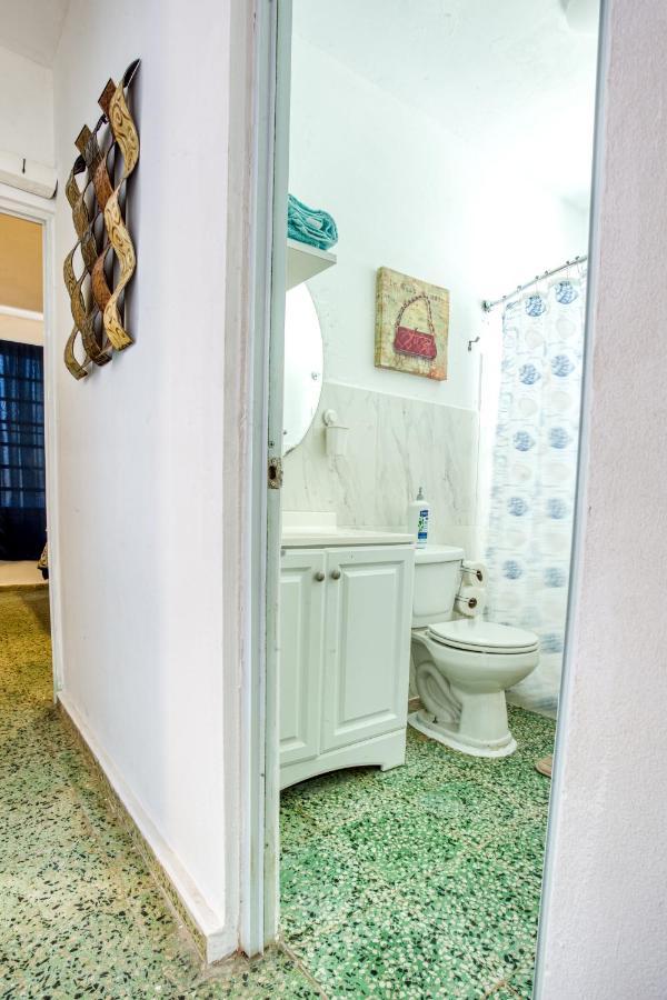 1A - Large Beach House Near Crash Boat Beach アグアディヤ エクステリア 写真