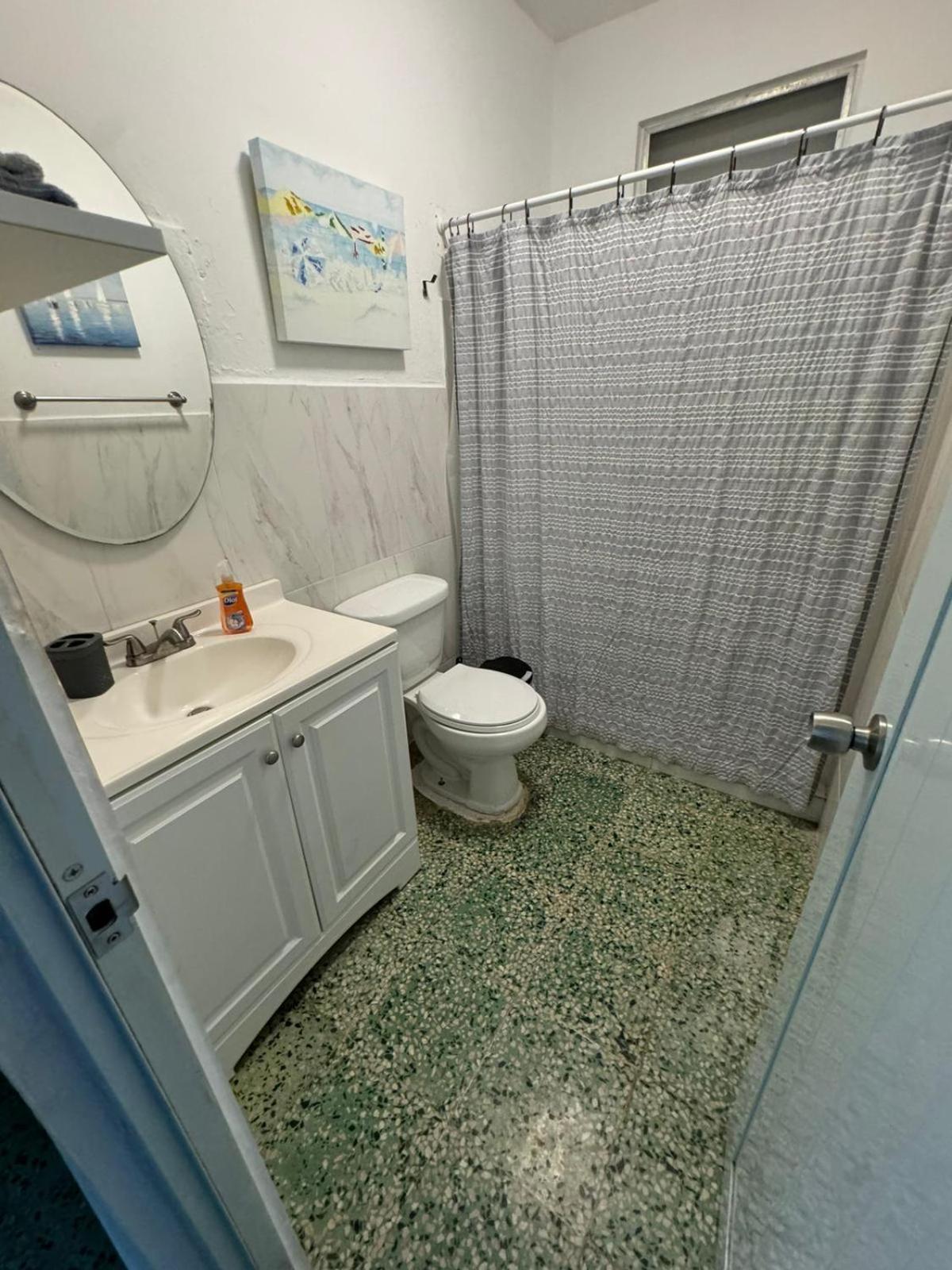 1A - Large Beach House Near Crash Boat Beach アグアディヤ エクステリア 写真